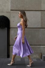Платье с расклешенной юбкой — изображение 7